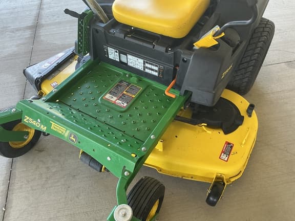 Image of John Deere Z540M equipment image 3