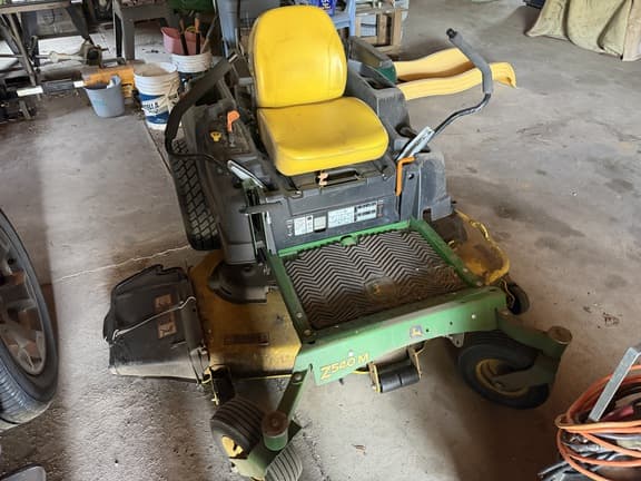 Image of John Deere Z540M equipment image 1
