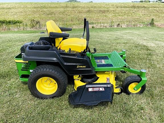 Image of John Deere Z540M equipment image 3