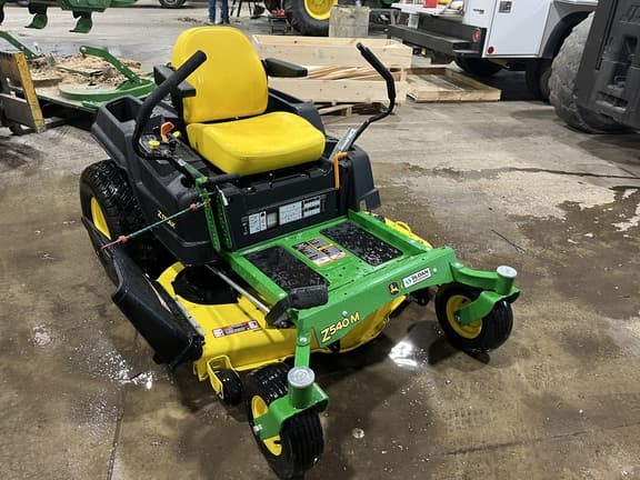 Image of John Deere Z540M equipment image 1