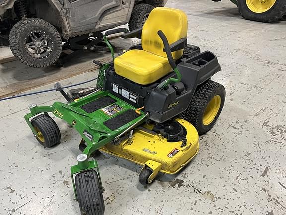 Image of John Deere Z540R equipment image 3