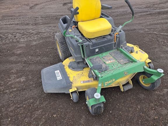 Image of John Deere Z540R equipment image 2