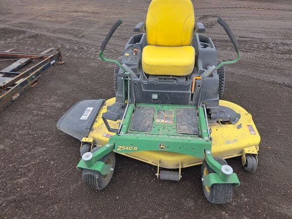 Image of John Deere Z540R equipment image 1