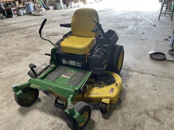 Image of John Deere Z540R equipment image 2