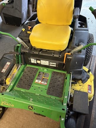 Image of John Deere Z540R equipment image 1