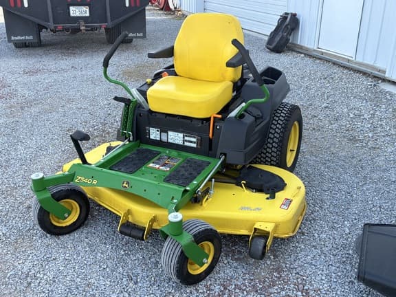Image of John Deere Z540R equipment image 1