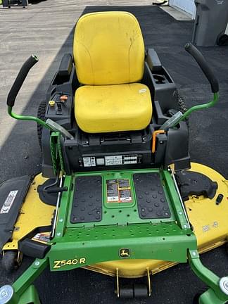 Image of John Deere Z540R equipment image 2