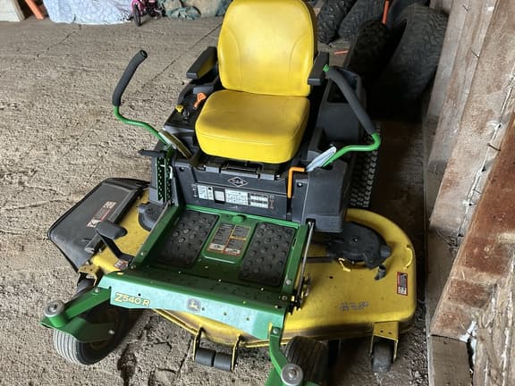 Image of John Deere Z540R equipment image 2