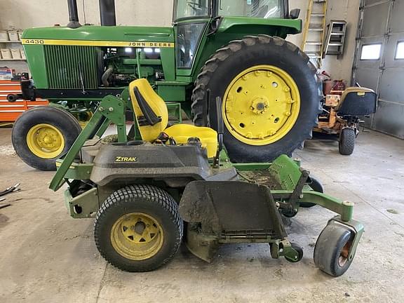 Image of John Deere Z720E equipment image 1