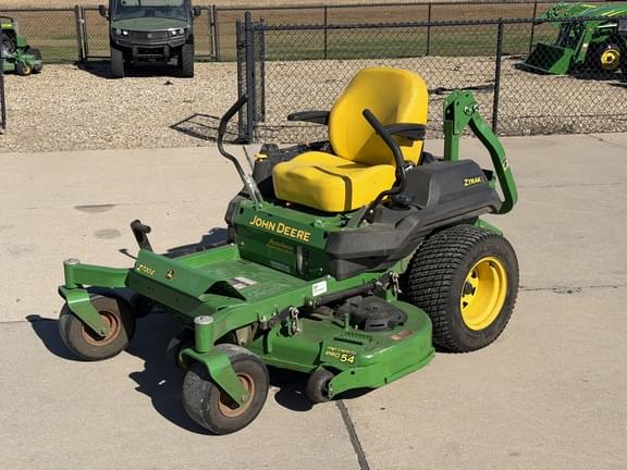 Image of John Deere Z720E equipment image 1