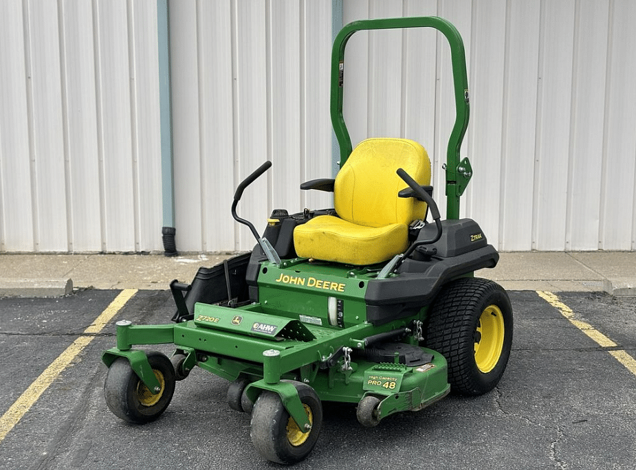 Image of John Deere Z720E Primary Image