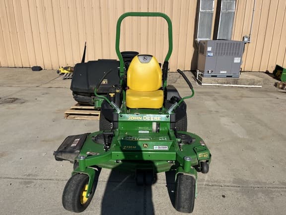 Image of John Deere Z735M equipment image 1