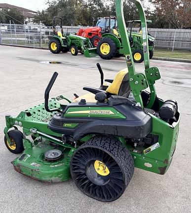 Image of John Deere Z915E equipment image 1