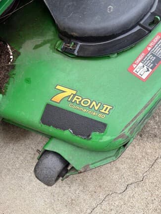 Image of John Deere Z915E equipment image 1