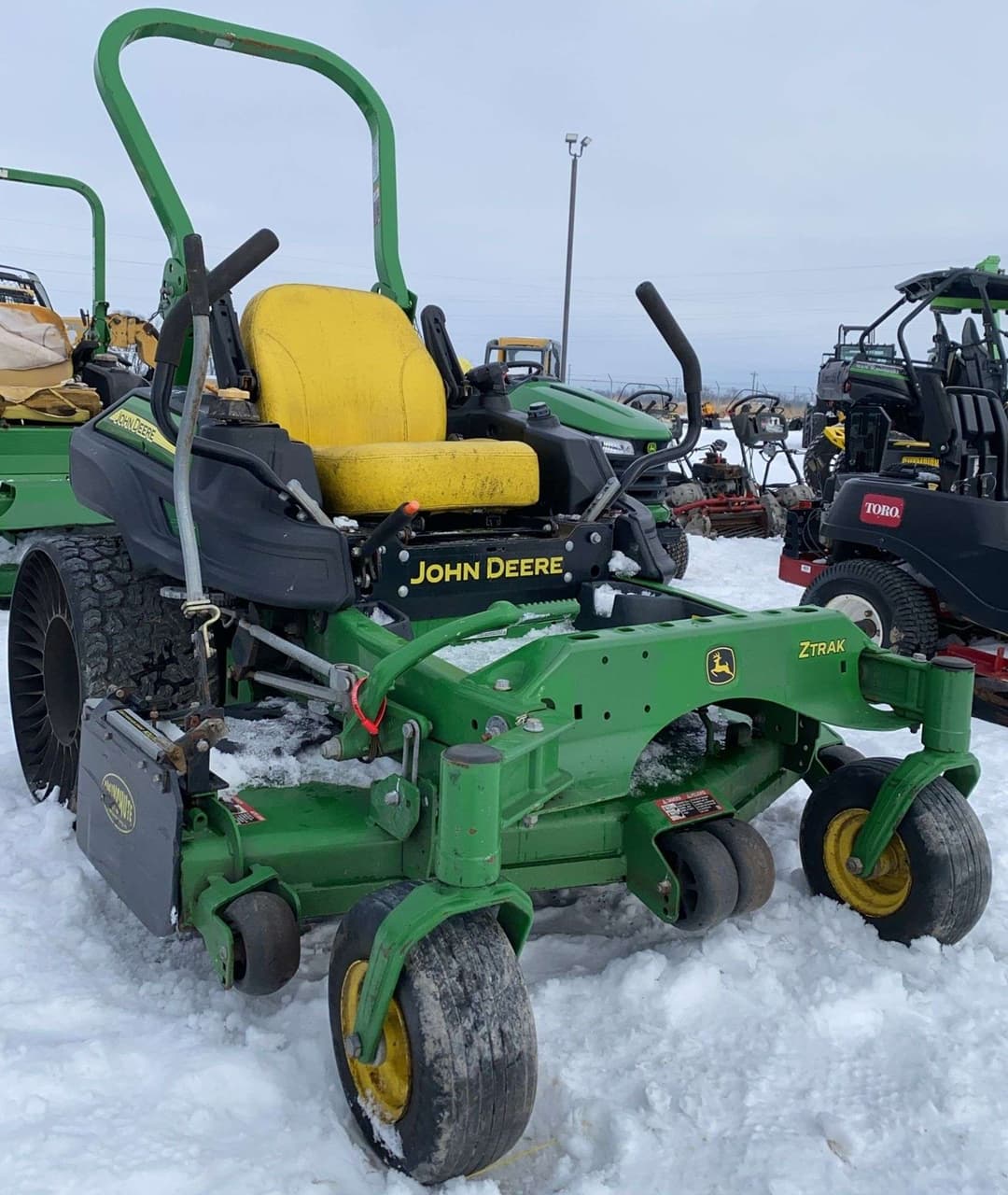 Image of John Deere Z915E Primary image