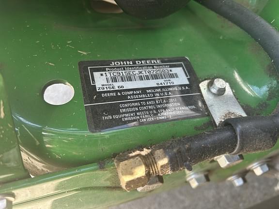 Image of John Deere Z915E equipment image 2