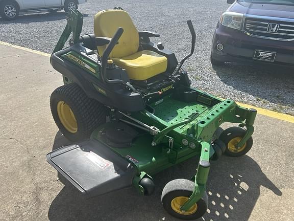 Image of John Deere Z915E equipment image 1