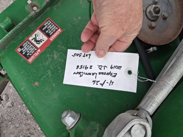 Image of John Deere Z915E equipment image 2