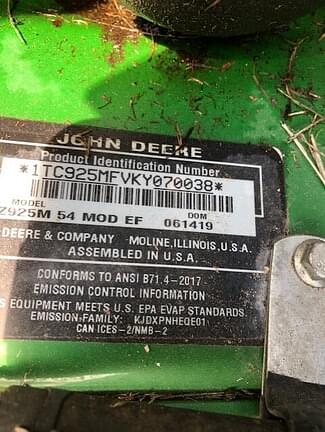 Image of John Deere Z925M equipment image 1