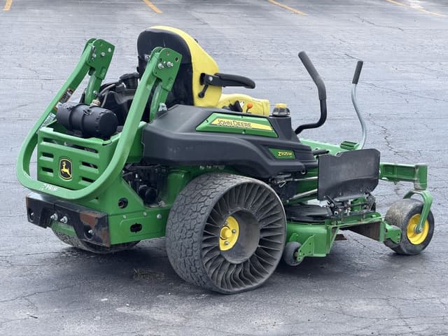 Image of John Deere Z925M equipment image 4