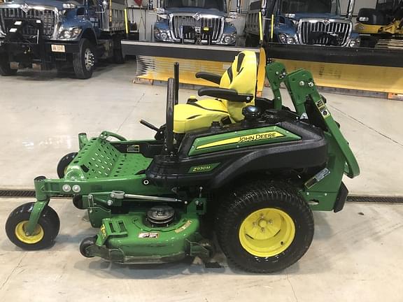 Image of John Deere Z930M equipment image 1