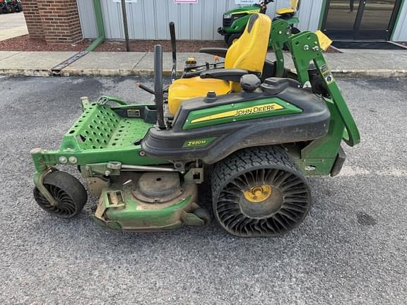 Image of John Deere Z930M equipment image 1