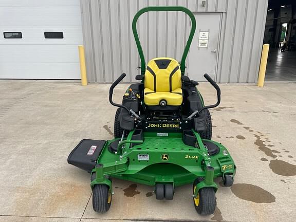 Image of John Deere Z930M equipment image 1