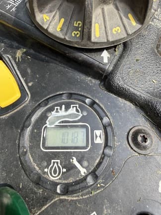 Image of John Deere Z930M equipment image 1
