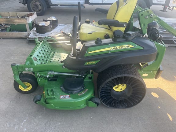 Main image John Deere Z930M