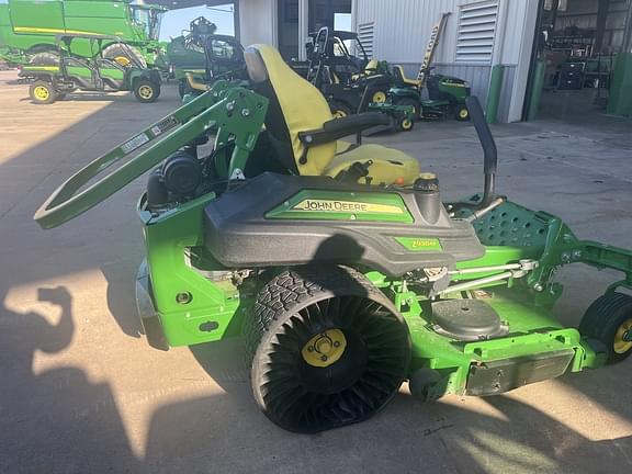 Image of John Deere Z930M equipment image 1