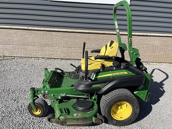 Image of John Deere Z930M equipment image 1