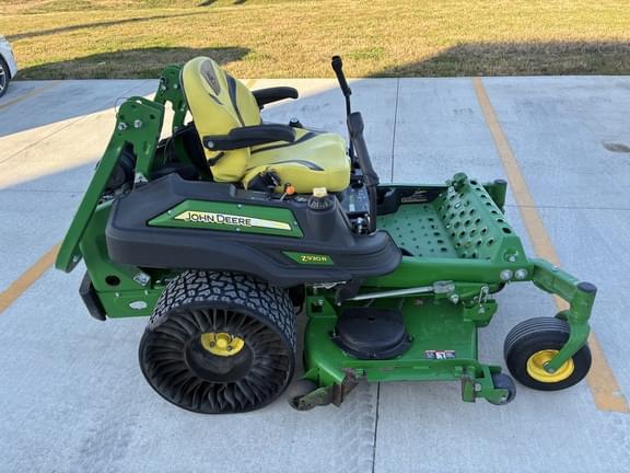 Image of John Deere Z930R equipment image 3
