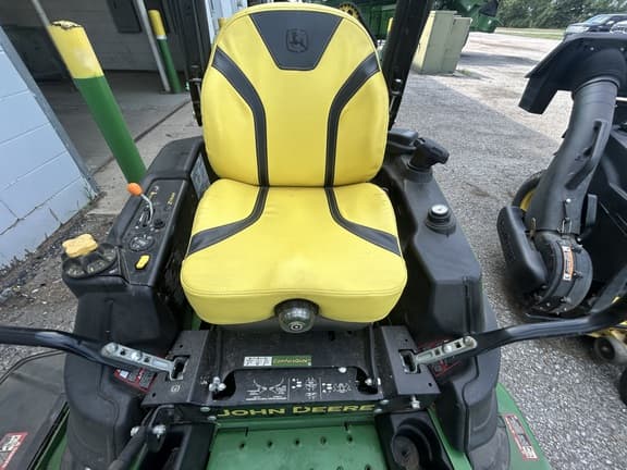Image of John Deere Z945M equipment image 4