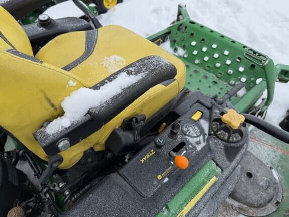 Image of John Deere Z950M equipment image 2