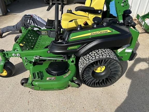 Image of John Deere Z950M Primary image