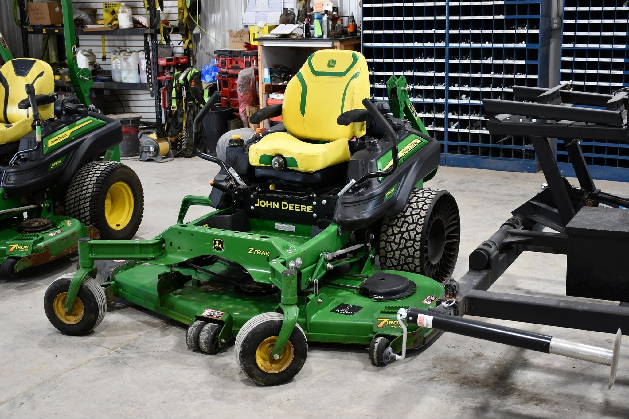 2019 John Deere Z950M Equipment Image0
