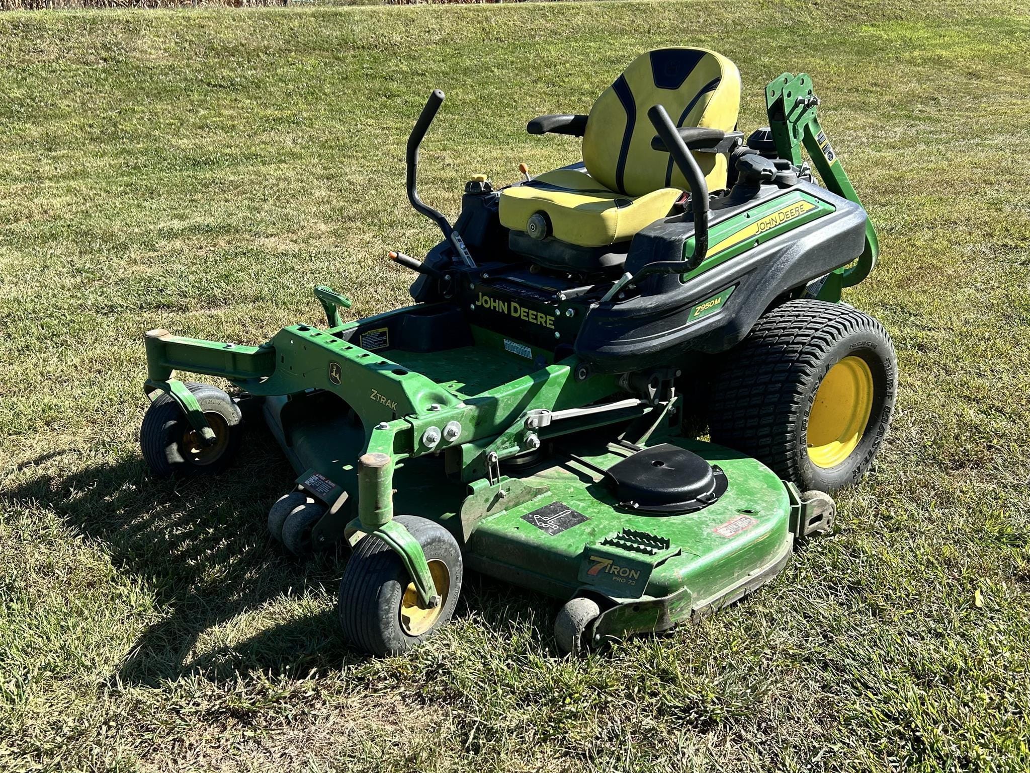 2019 John Deere Z950M Equipment Image0