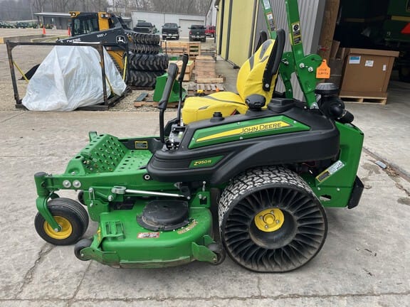 2019 John Deere Z950R Equipment Image0