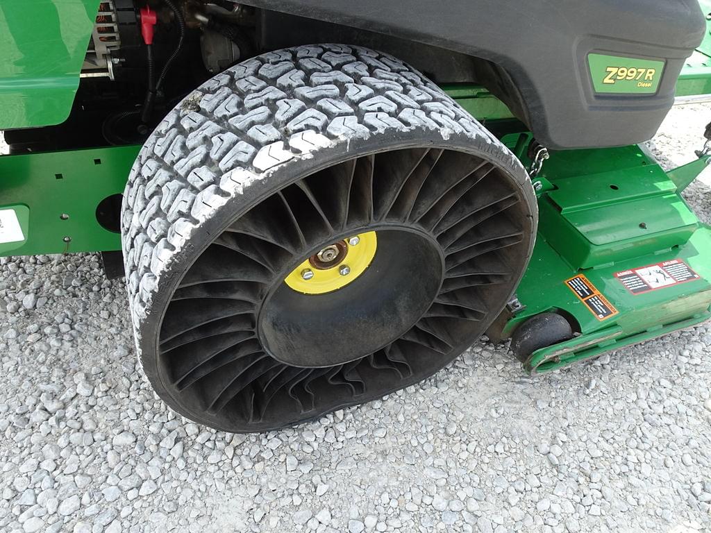 Image of John Deere Z997R Image 1