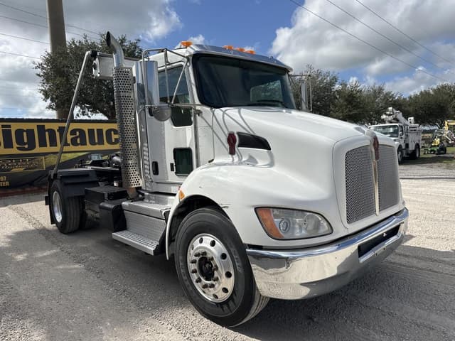 Image of Kenworth T270 equipment image 4