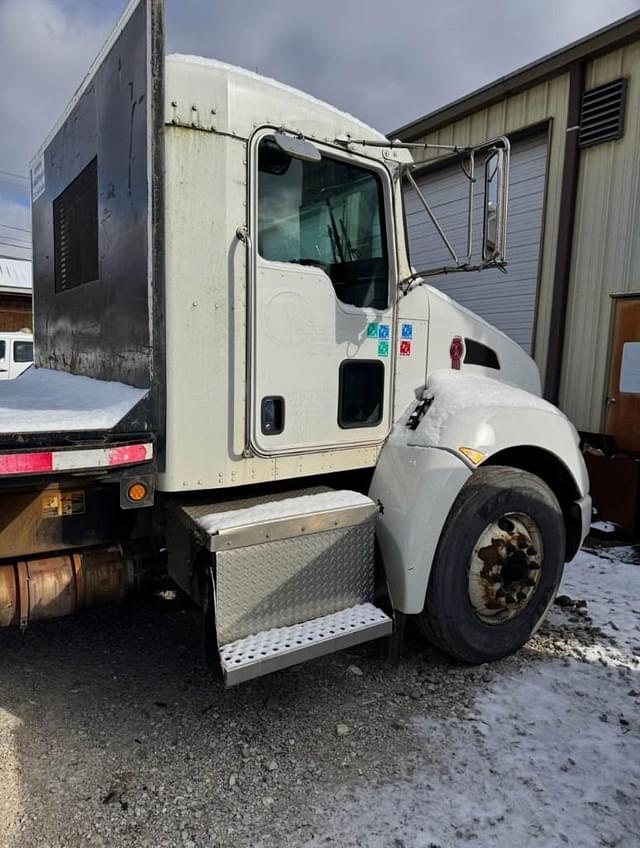 Image of Kenworth T370 equipment image 4