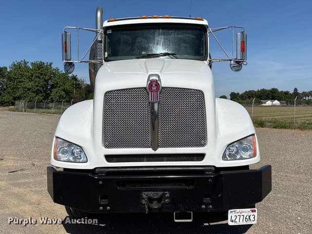 Image of Kenworth T400 equipment image 1