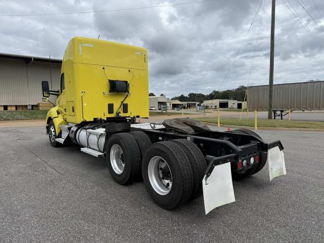 Image of Kenworth T680 equipment image 2