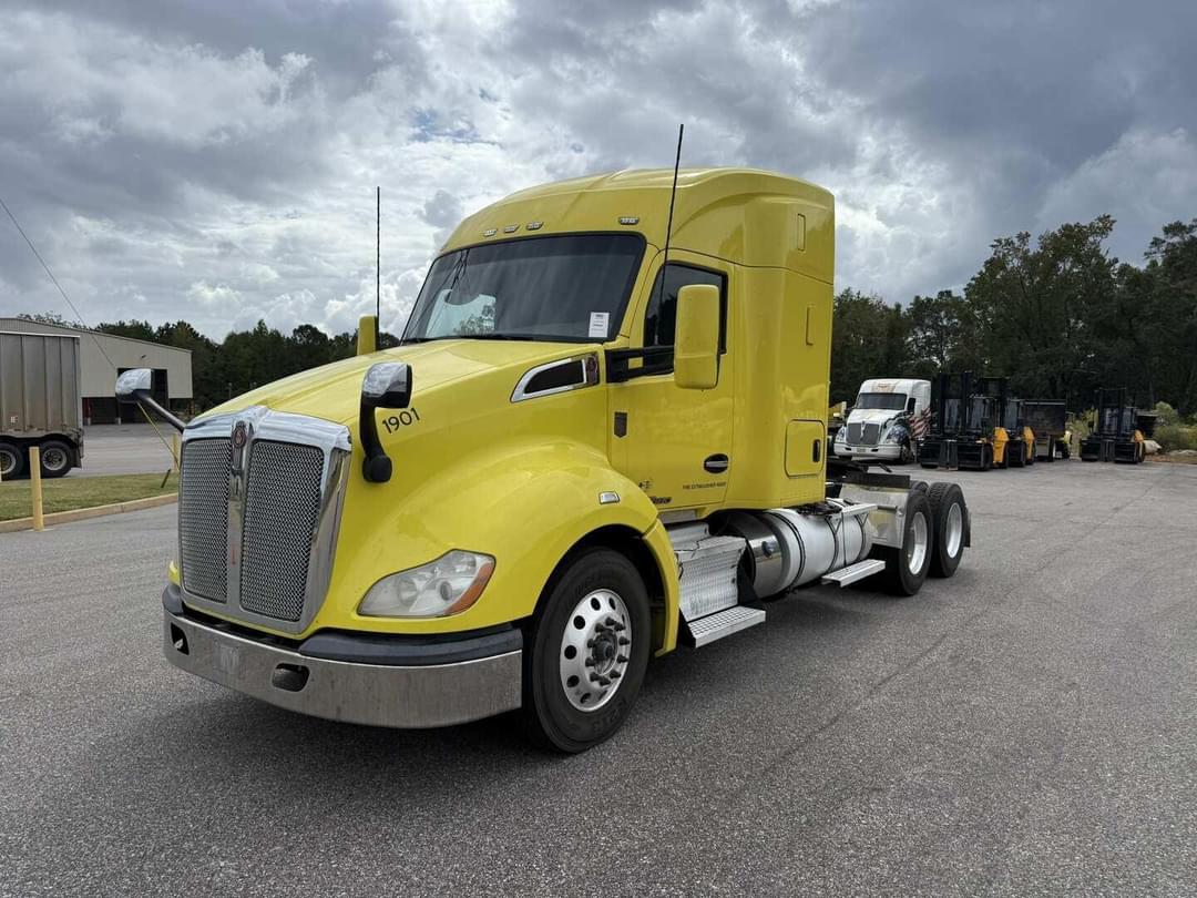Image of Kenworth T680 Primary image