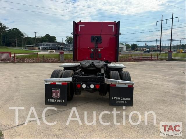 Image of Kenworth T680 equipment image 3
