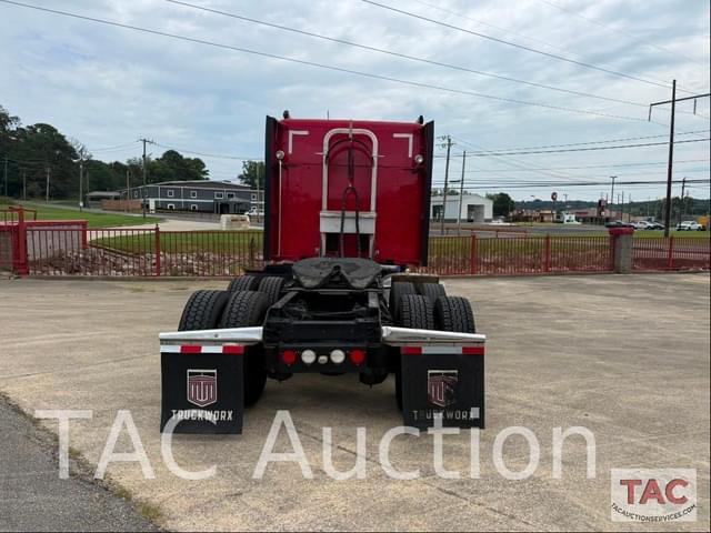 Image of Kenworth T680 equipment image 3