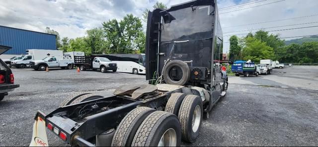 Image of Kenworth T680 equipment image 3