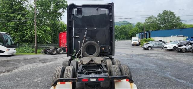Image of Kenworth T680 equipment image 4
