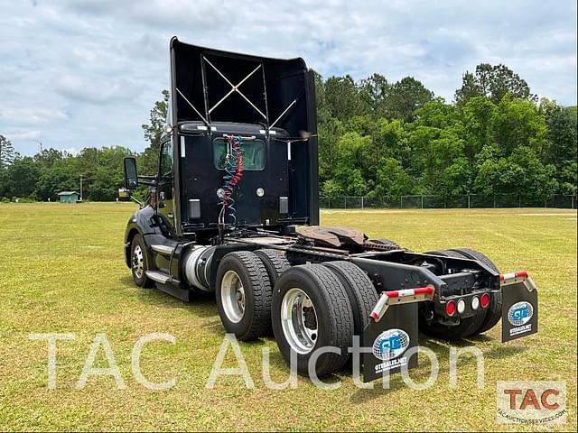 Image of Kenworth T680 equipment image 2