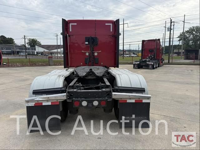 Image of Kenworth T680 equipment image 3